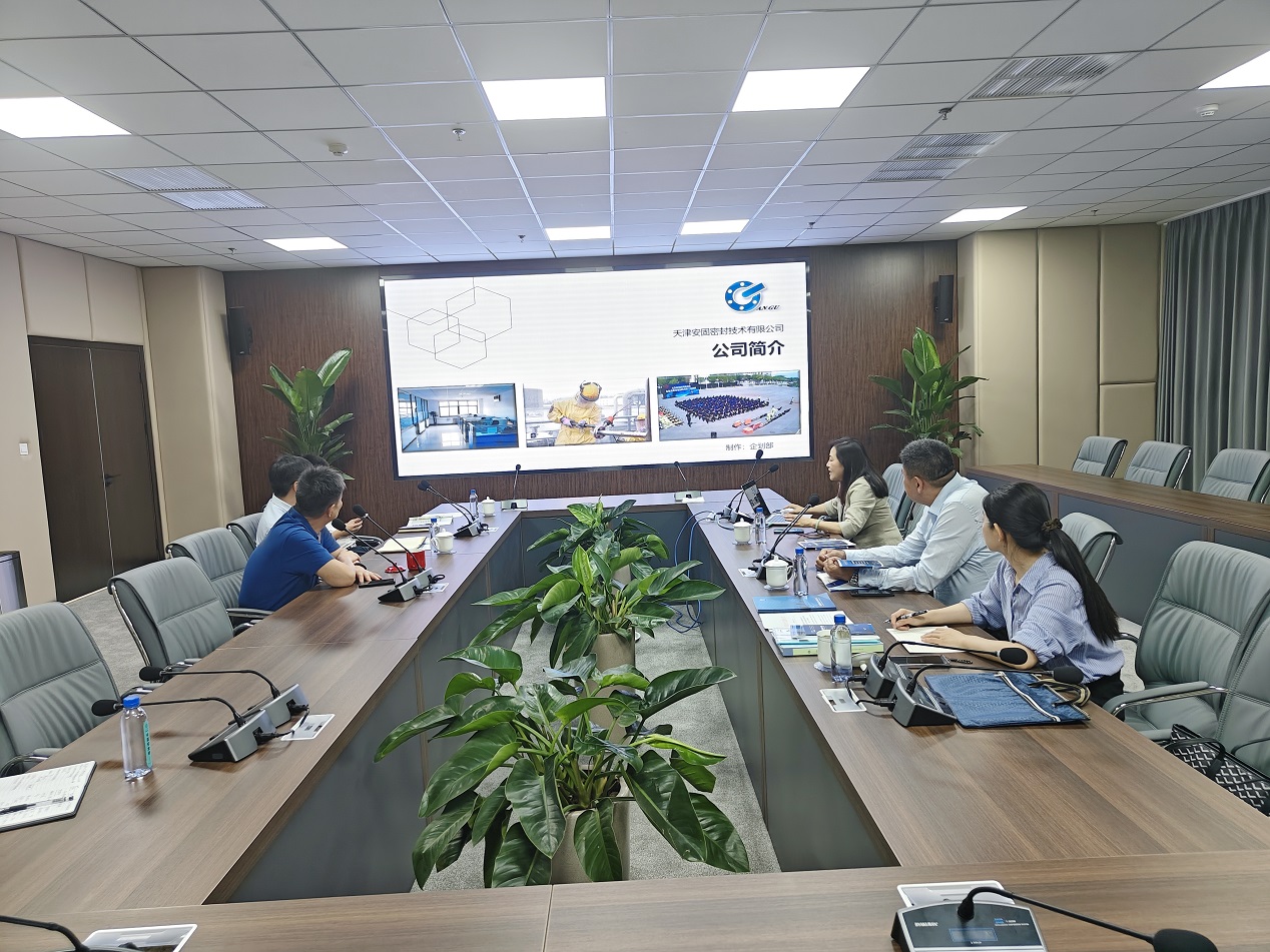 座谈会01.jpg